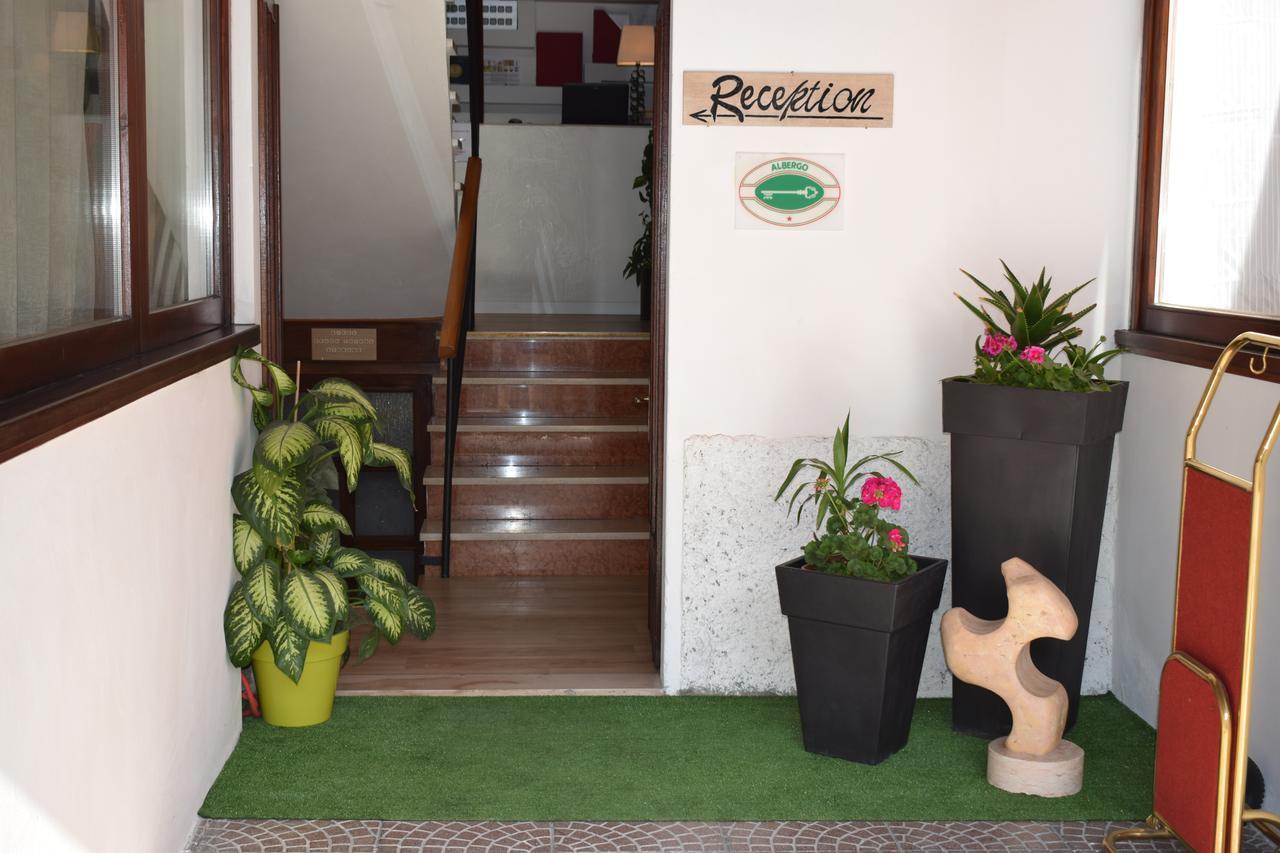 Albergo Al Pescatore Brenzone sul Garda Eksteriør bilde