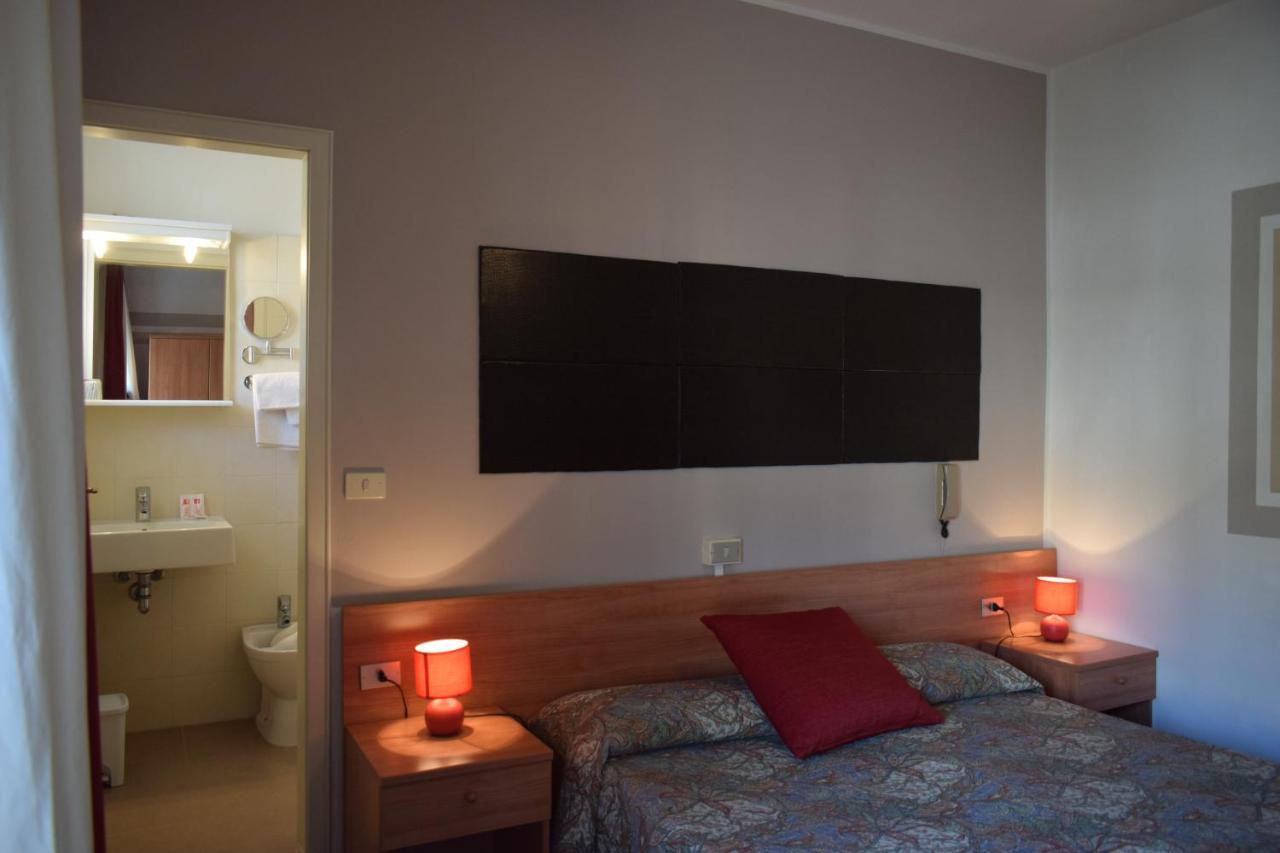 Albergo Al Pescatore Brenzone sul Garda Eksteriør bilde