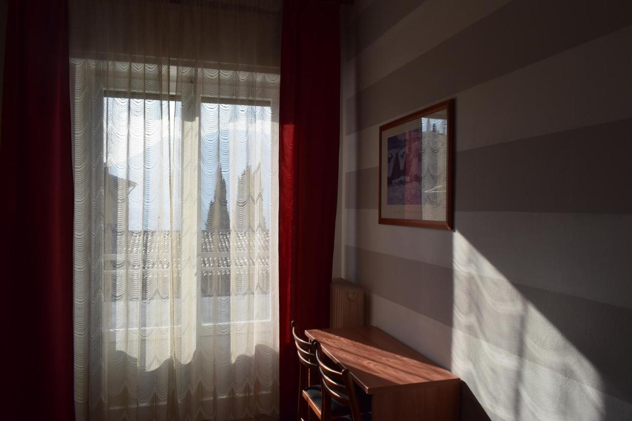 Albergo Al Pescatore Brenzone sul Garda Eksteriør bilde