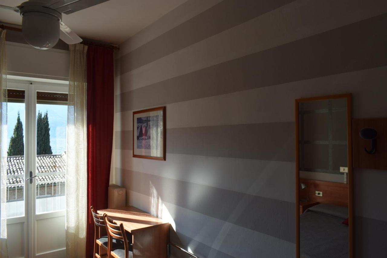 Albergo Al Pescatore Brenzone sul Garda Eksteriør bilde