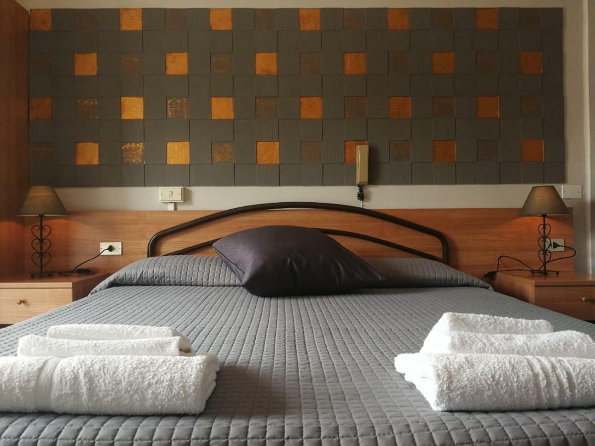 Albergo Al Pescatore Brenzone sul Garda Eksteriør bilde